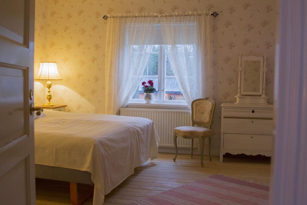 Hallebergs Bed&Breakfast Skara Kamer foto