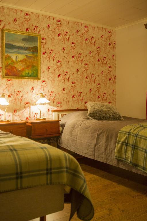Hallebergs Bed&Breakfast Skara Kamer foto