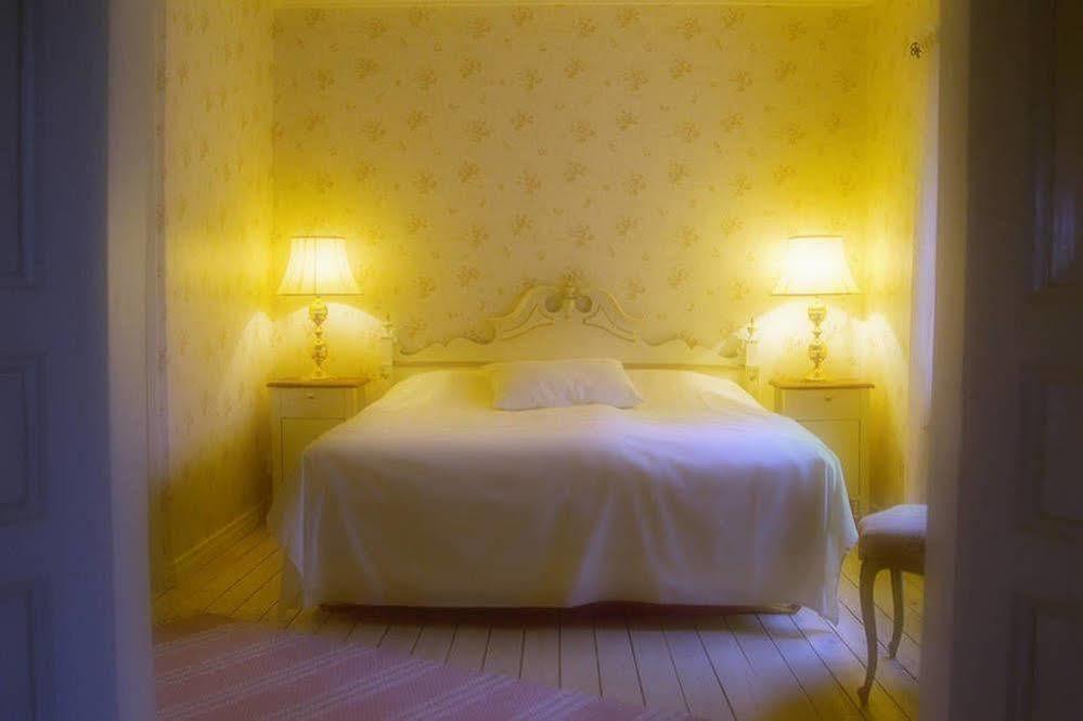Hallebergs Bed&Breakfast Skara Buitenkant foto